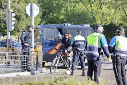 Efectivos policiales en la zona.- ICAL