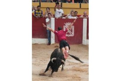 Encierros de las fiestas de Íscar, en Valladolid.- J.M.LOSTAU