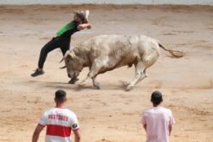 Encierros de las fiestas de Íscar, en Valladolid.- J.M.LOSTAU