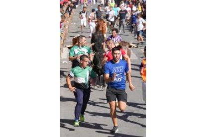 Encierros de las fiestas de Íscar, en Valladolid.- J.M.LOSTAU