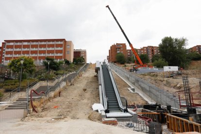 Escaleras mecánicas instaladas en la ladera norte de Parquesol. J. M. LOSTAU