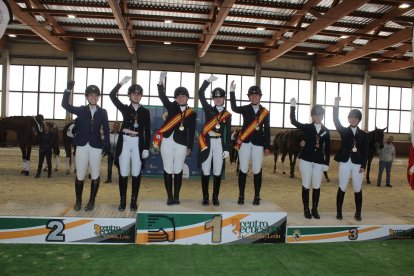 Podio medallistas individuales de salto, doma clásica y doma paraolímpica. / EL MUNDO