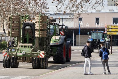 Tractorada en Valladolid en dirección a la sede de la Consejería de Agricultura. -PHOTOGENIC