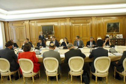Reunión en la Zarzuela del rey Felipe y la reina Letizia con empresarios en la que participó Antonio Asensio Mosbah, presidente del Grupo Zeta. © CASA DE S.M. EL REY