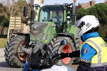 Tractorada en Valladolid en dirección a la sede de la Consejería de Agricultura. -PHOTOGENIC