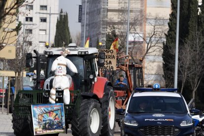 Tractorada en Valladolid en dirección a la sede de la Consejería de Agricultura. -PHOTOGENIC