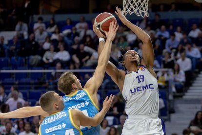 Movistar Estudiantes - UEMC RV Baloncesto. / LOF