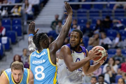 Movistar Estudiantes - UEMC RV Baloncesto. / LOF