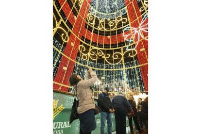 Encendido de las luces de Navidad en Valladolid.- PHOTOGENIC