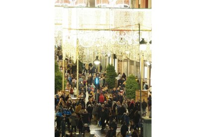 Encendido de las luces de Navidad en Valladolid.- PHOTOGENIC