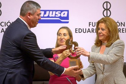 Premio a  De Los Mozos de la Fundación Barreiros en septiembre de 2016. - E.M.