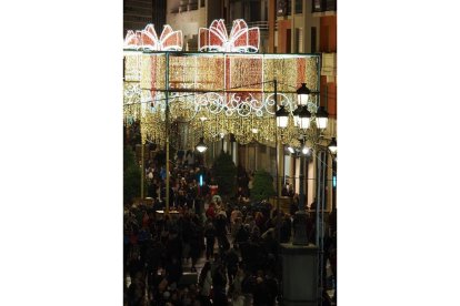 Encendido de las luces de Navidad en Valladolid.- PHOTOGENIC