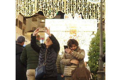 Encendido de las luces de Navidad en Valladolid.- PHOTOGENIC
