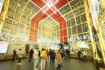 Encendido de las luces de Navidad en Valladolid.- PHOTOGENIC