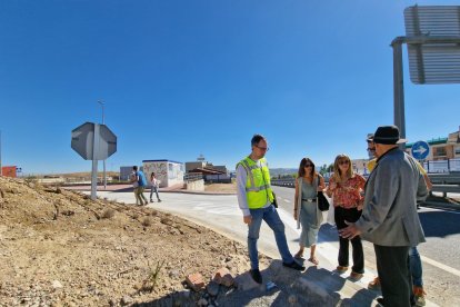 Acceso peatonal a los polígonos industriales de Zaratán - E. M.