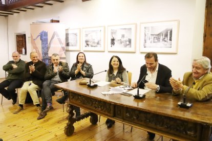 Zapatero, Martín Garzo, Vilas, Santos, Tanarro, Puente y Almuiña, hoy, en la Casa Cervantes