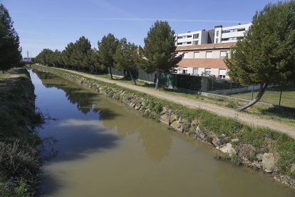Canal del Duero desde la calle Kilimanjaro. J. M. LOSTAU