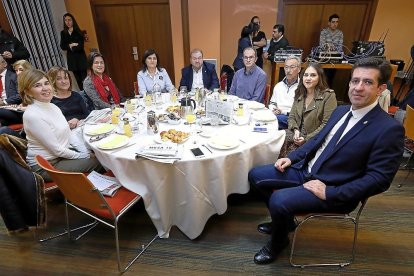 Beatriz Diéguez, Ana Isabel Pérez, Maria José San Román, Raquel Fernández, Carlos Hernando, David Amo, Jesús Ángel Pérez y Ruth Álvarez.