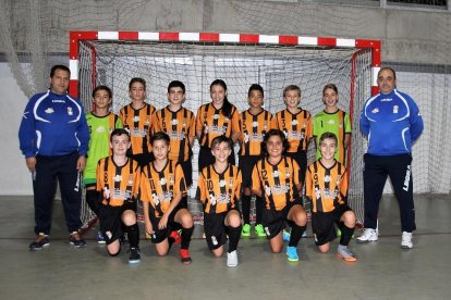Equipo infantil que disputa la competición regional.