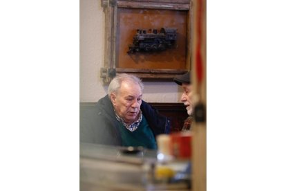 Clientes del bar La Ferroviaria - PHOTOGENIC