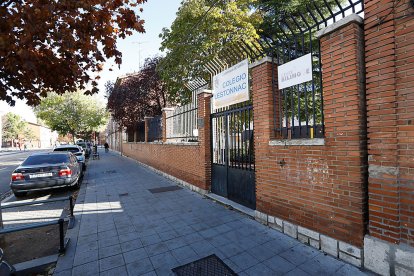 Colegio Lestonnac en la calle Cigüeña. J. M. LOSTAU