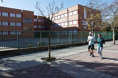 CEIP Miguel Hernández. J. M. LOSTAU