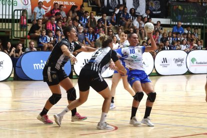 Partido Liga Guerreras Iberdrola entre Costa del Sol Málaga y Caja Rural Aula. / LOF