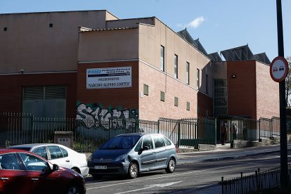 Polideportivo Narciso Alonso Cortés. J. M. LOSTAU