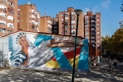 Mural en la calle Tórtola. J. M. LOSTAU