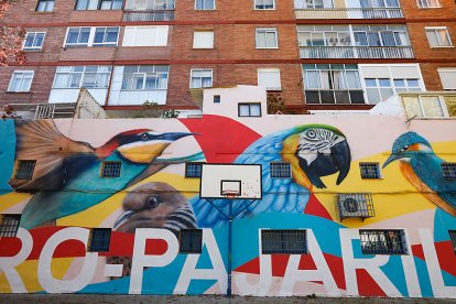 Mural en la calle Tórtola. J. M. LOSTAU