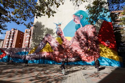 Mural en la calle Tórtola. J. M. LOSTAU