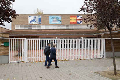 Calle del Escribano. Instituto Diego de Praves. J. M. LOSTAU