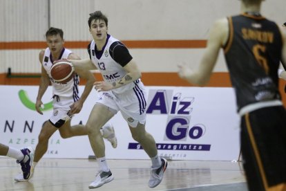 Partido disputado entre el Juaristi y el Real Valladolid Baloncesto. / LOF