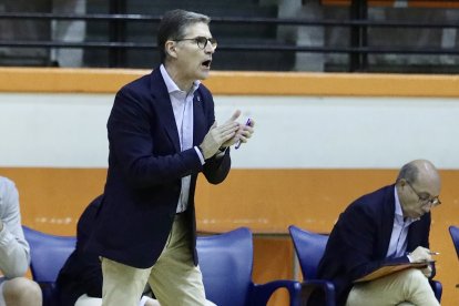Partido disputado entre el Juaristi y el Real Valladolid Baloncesto. / LOF