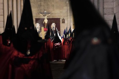 Procesión de la Buena Muerte de Valladolid.-J. M. LOSTAU
