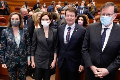 Toma de posesión de Mañueco como presidente de la Junta - Cuca Gamarra, Isabel Díaz Ayuso, Alfonso Fernández Mañueco y Mariano Rajoy.- J. M. LOSTAU