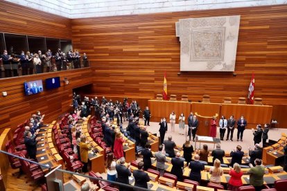 Toma de posesión de Mañueco como presidente de la Junta - Las Cortes.- ICAL