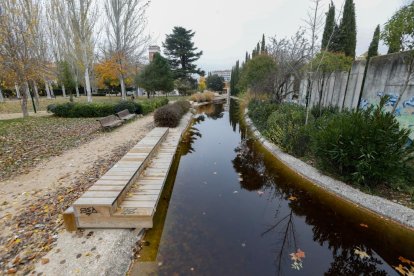 Barrio Parque Alameda. Parque de Parque Alameda. -  J. M. LOSTAU