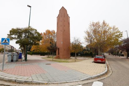 Barrio Parque Alameda. Entrada al Parque Alameda desde la calle Vega Sicilia. -  J. M. LOSTAU