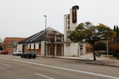 Barrio Parque Alameda. Parroquia del Beato Florentino en la calle Vega Sicilia-  J. M. LOSTAU