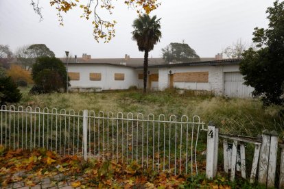 Chales de Villa Paulita del Ayuntamiento en la calle Montes Torozos .-  J. M. LOSTAU