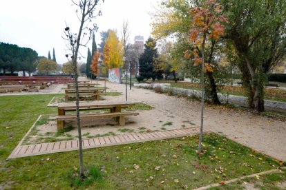 Barrio Parque Alameda. Casa Luelmo en el Parque Alameda.-  J. M. LOSTAU