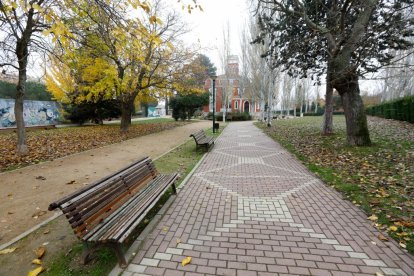 Barrio Parque Alameda. Casa Luelmo en el Parque Alameda.-  J. M. LOSTAU