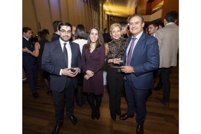 Monsalve, Eva Helena García, Isabel García y Luis Ortiz de Lanzagorta.