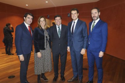 Juan C. Suárez-Quiñones, Ángeles Armisén, Carlos F. Carriedo, Ángel Íbañez y Camilo Vázquez.