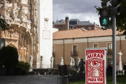 Segundo mural 'Aquí y Ahora', de Marina Carvajal y Román Olmos, en la plaza San Pablo. -CREART VALLADOLID