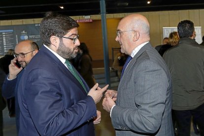 Jesús Manuel Sánchez, presidente de la Diputación de Ávila y Jesús Julio Carnero.