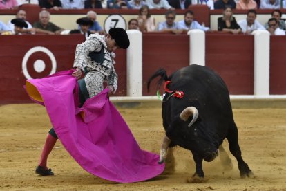 .- JOSÉ SALVADOR