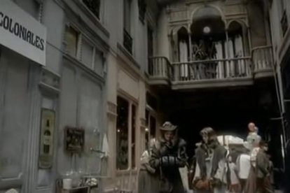 Escena en el Pasaje Gutiérrez en 'Memorias de Leticia Valle'. -E.M.