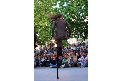 Espectáculo 'Migrare' de la compañía valenciana Maduixa en el Festival Internacional de Teatro y Artes de Calle de Valladolid.-ICAL